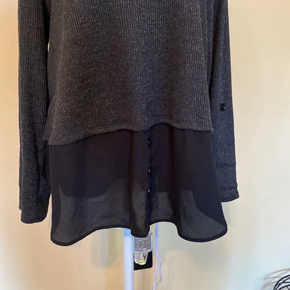 NY Collection top - Picture 3 of 15